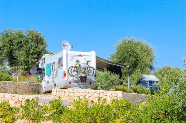 Quels sont les incontournables à visiter lors de son séjour dans une location insolite en Ardèche ?